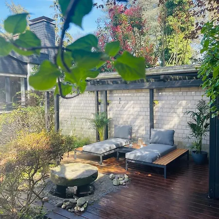 Charmantes Haus Mit Gartenoase Χίλντεν