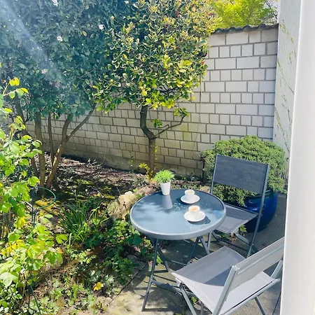 Charmantes Haus Mit Gartenoase Σπίτι διακοπών *