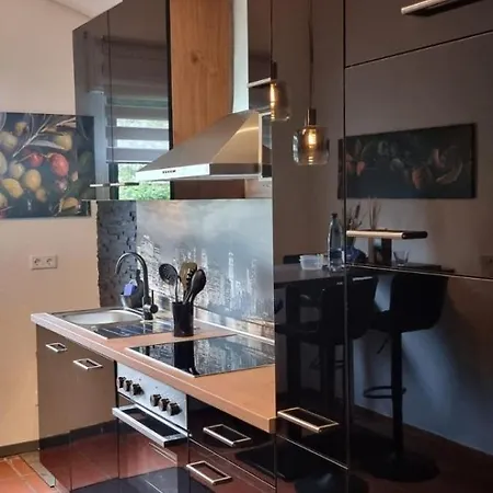 Modernes, Grosses Haus, 6pers, Garten, Parkplatz, Nahe Duesseldorf Ideal Fuer Familien & Gruppen