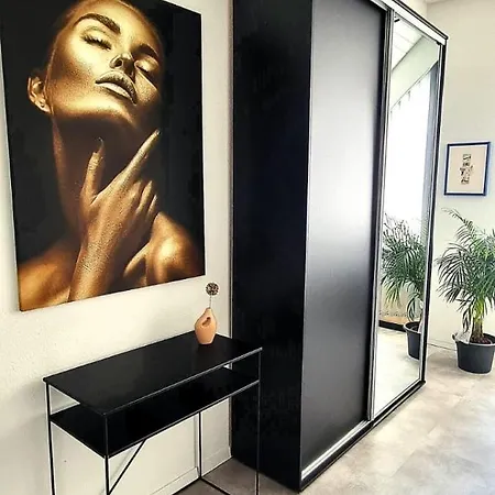 Charmantes Haus Mit Gartenoase * Χίλντεν