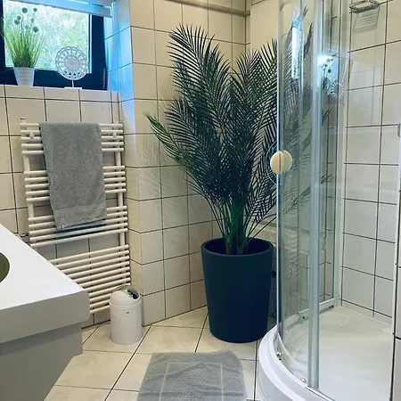 Modernes, Grosses Haus, 6pers, Garten, Parkplatz, Nahe Duesseldorf Ideal Fuer Familien & Gruppen Casa vacanze *