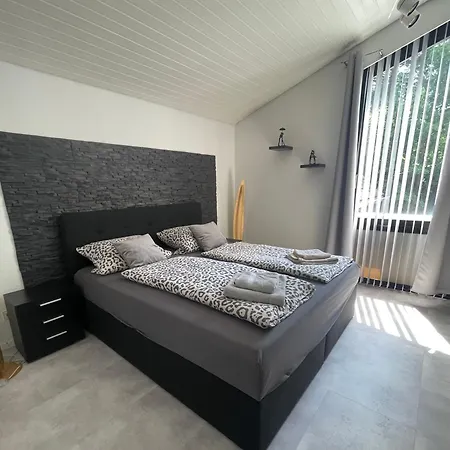 Modernes, Grosses Haus, 6pers, Garten, Parkplatz, Nahe Duesseldorf Ideal Fuer Familien & Gruppen Casa vacanze Hilden