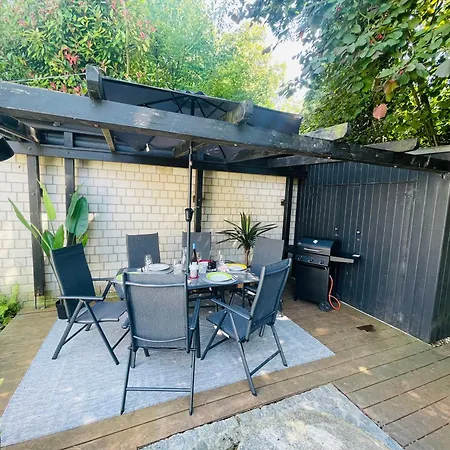 Casa vacanze Modernes, Grosses Haus, 6pers, Garten, Parkplatz, Nahe Duesseldorf Ideal Fuer Familien & Gruppen