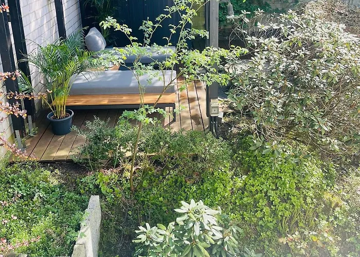 Charmantes Haus Mit Gartenoase *