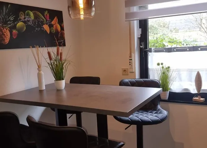 Vakantiehuis Charmantes Haus Mit Gartenoase